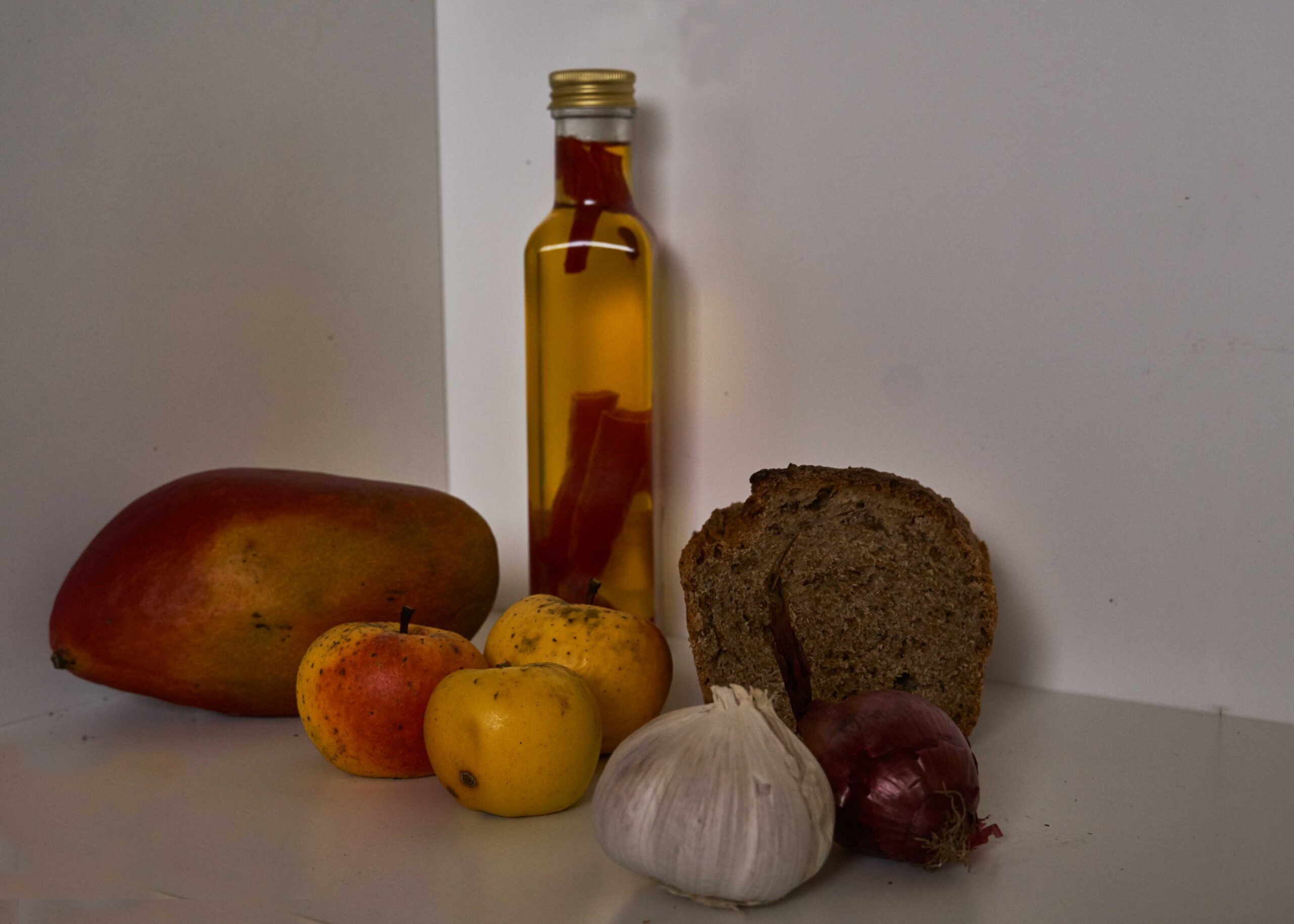 Essgewohnheiten im Urin, Äpfel, Mango, Öl, Brot, Knoblauch, Zwiebel